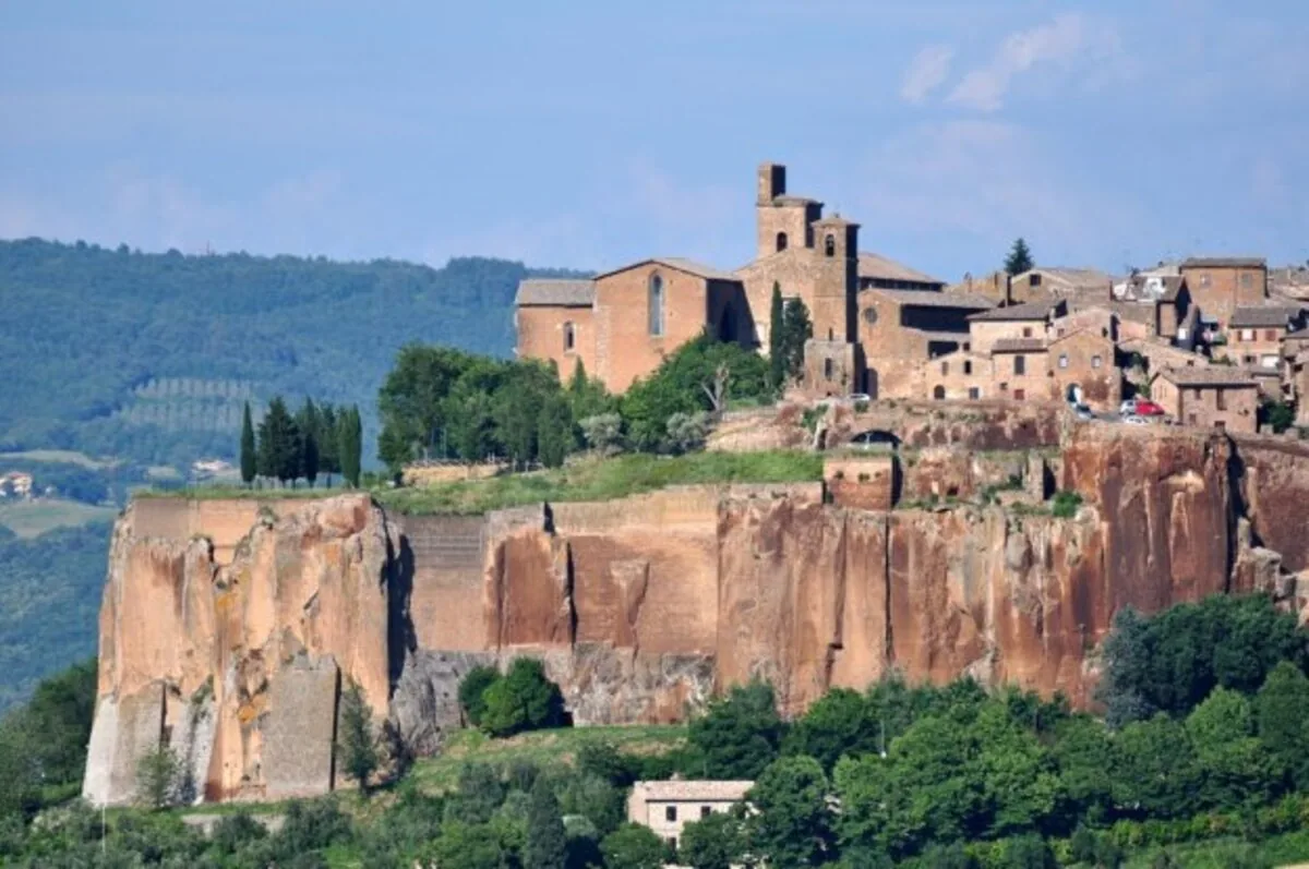Hilltop town in the Apennine foothills - the landscape where the Lagotto transitioned from water dog to truffle hunter
